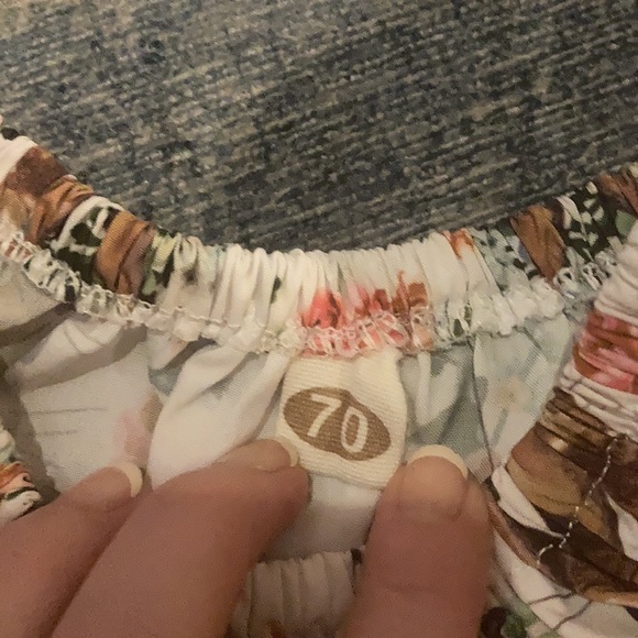 Cute rabbit onesie with flutter sleeves 6m - Picture 3 of 4